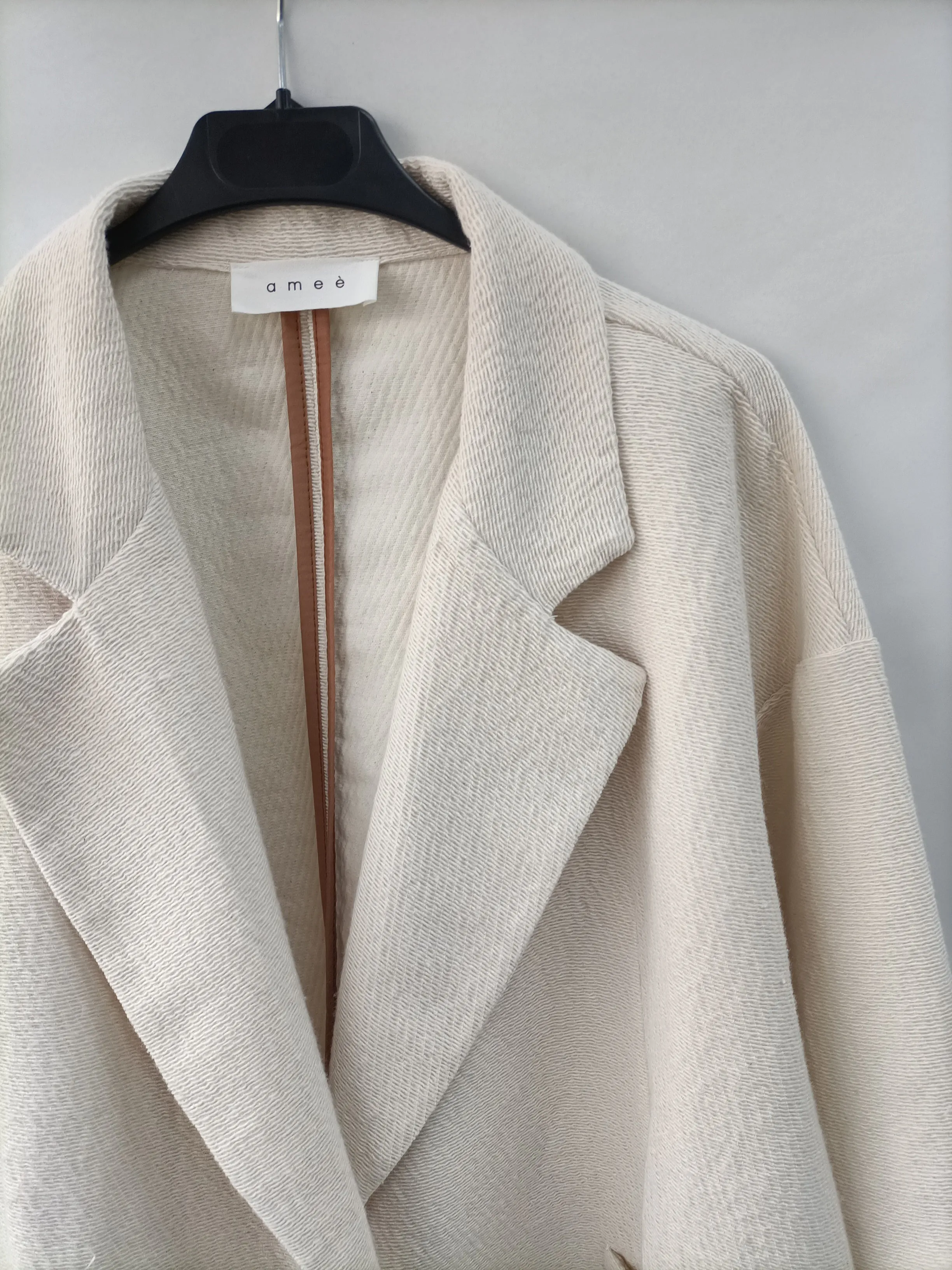 AMEÉ. Blazer beigr algodón T.32