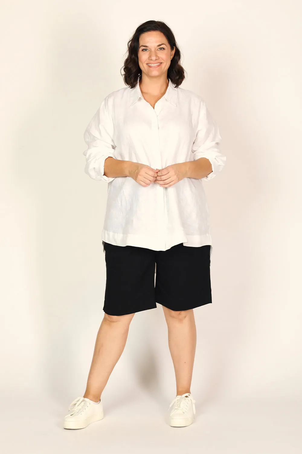 Stretch Capri Short in Black